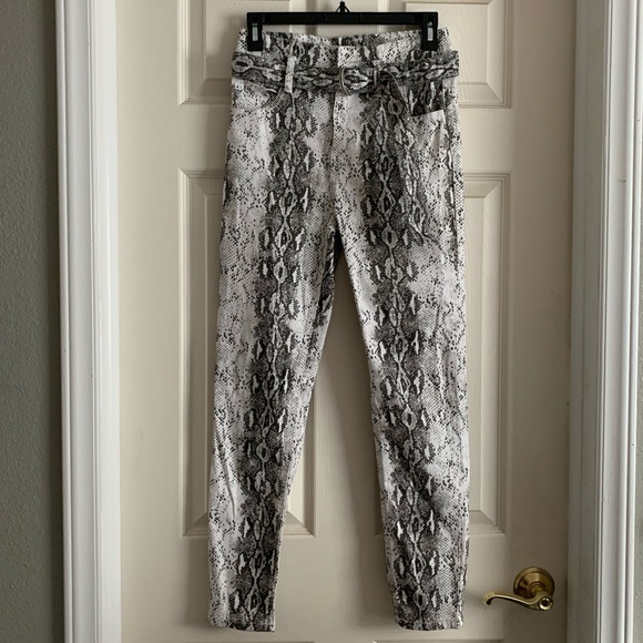 Akira Women’s Snake Print Belted Long Pants Size 5 - Picture 14 of 16